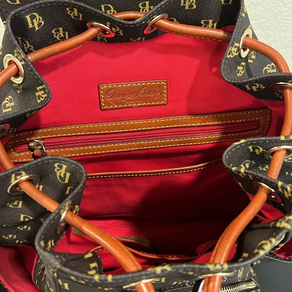 Perfect Dooney & Bourke Backpack! - Picture 4 of 7